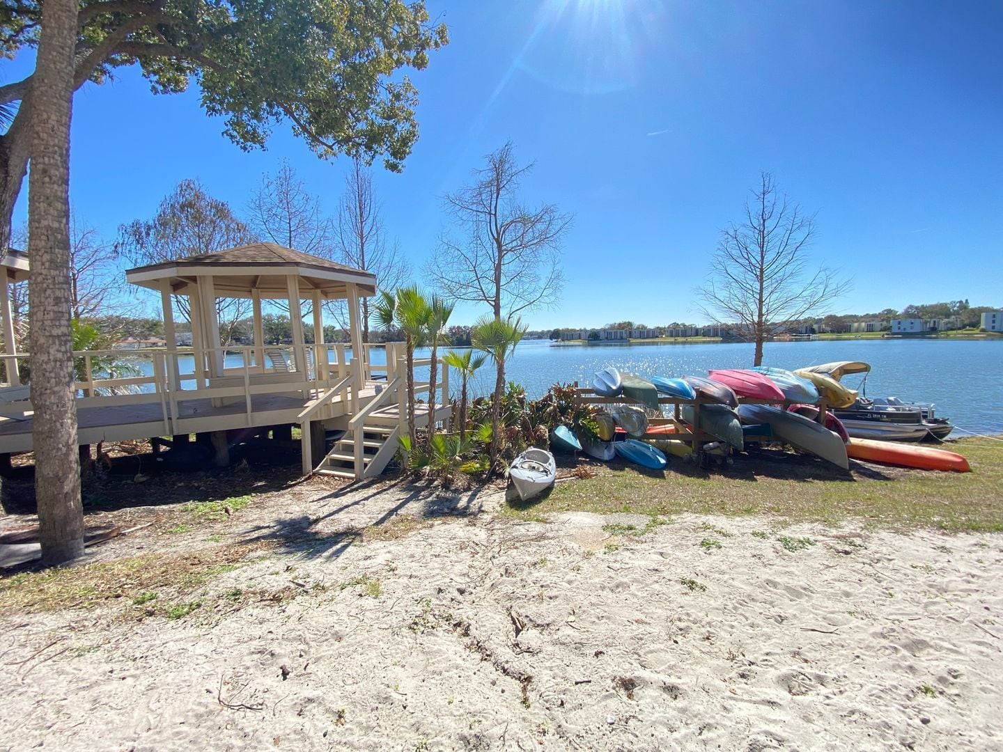 Building Photo - 584 Orange Dr