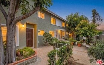 Building Photo - 16144 Sunset Blvd