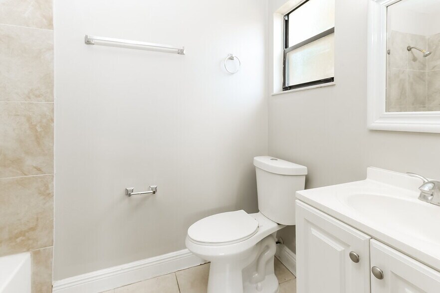 Building Photo - 360 Melton Dr