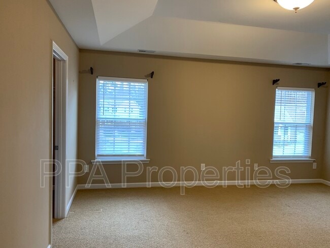 Building Photo - 400 Regulators Way