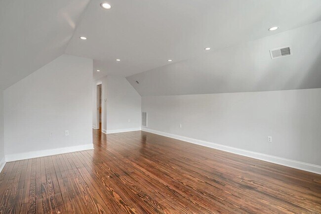 Building Photo - 57 Highwood Terrace