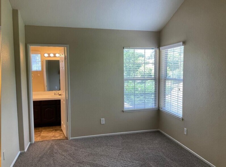 Building Photo - 31457 Corte Madera