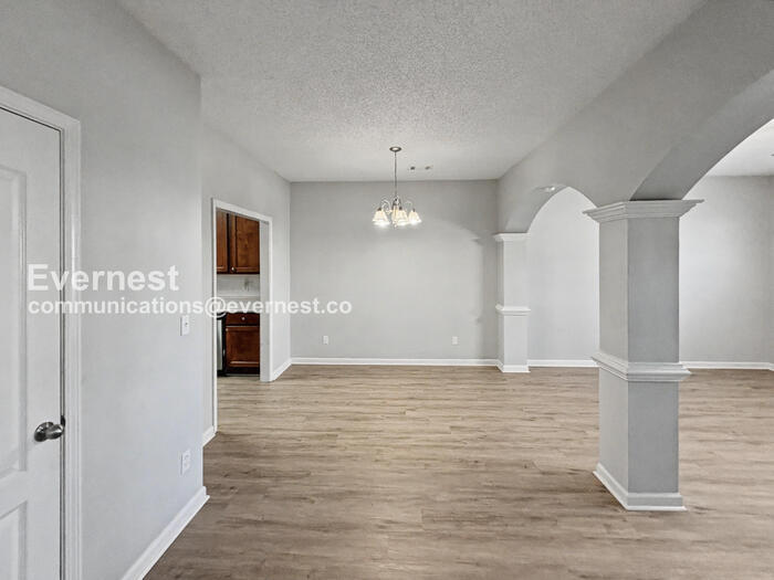 Building Photo - 8596 Thomas Rd