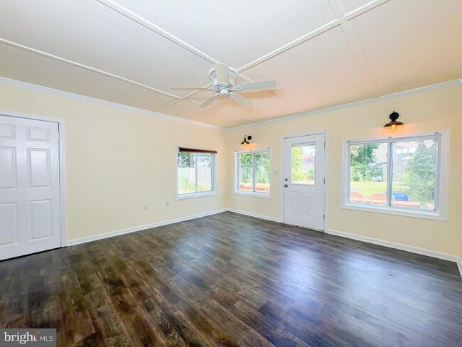 Building Photo - 673 Quail Dr