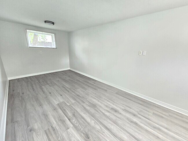 Building Photo - 18570 Pamela Pl