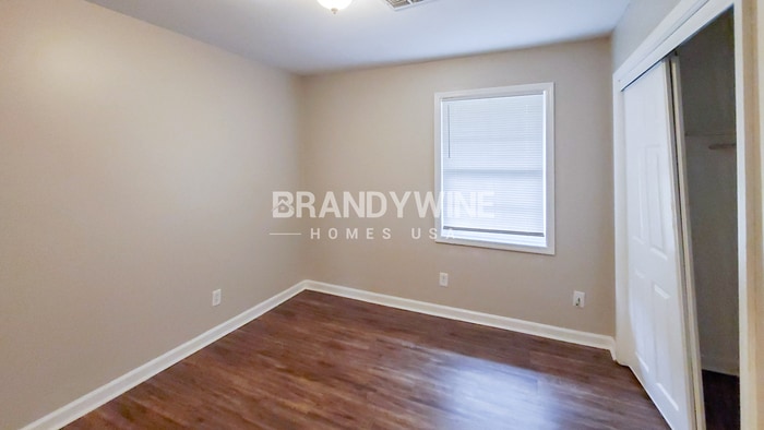 Building Photo - 325 Pointer Ct
