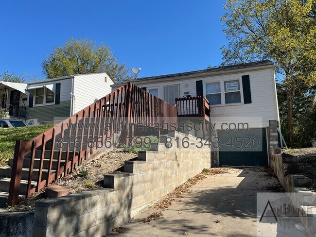 Building Photo - Section 8 OK! Garage!