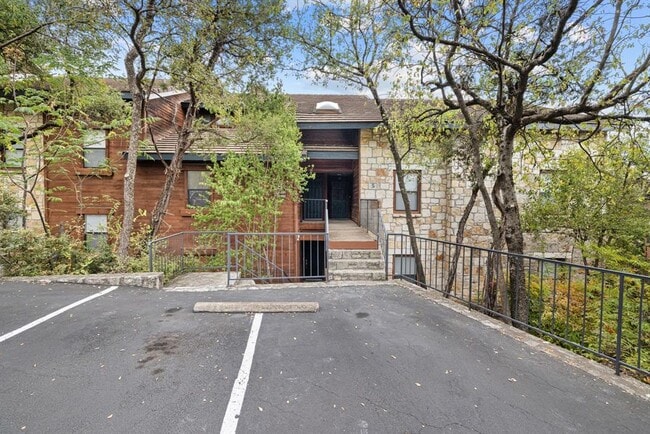Primary Photo - 4711 Spicewood Springs Rd