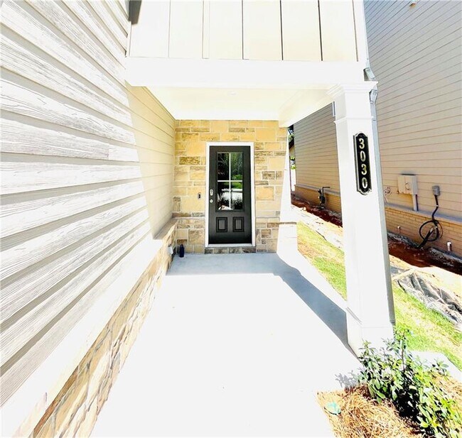 Building Photo - 3030 Westgate Park Dr