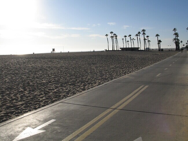 Building Photo - 1401 W Balboa Blvd