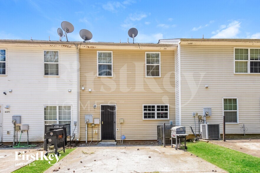 Building Photo - 6368 Olmadison Pl