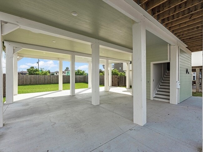 Building Photo - 1102 64th St