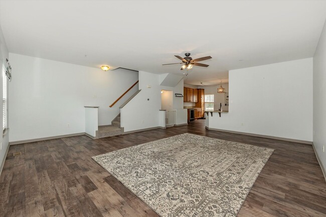 Building Photo - Twin Arch Crossing Rental