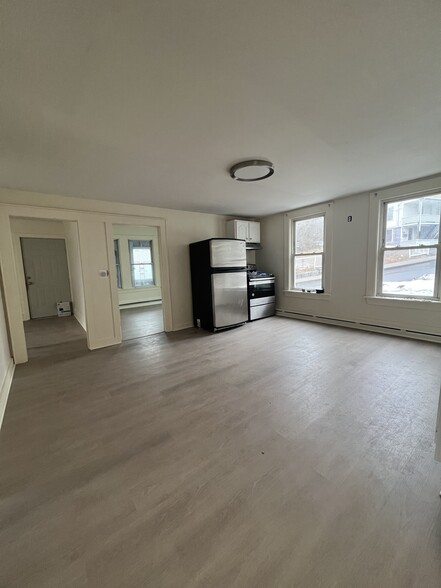 Kitchen/Dining Room - 10 Clifford St