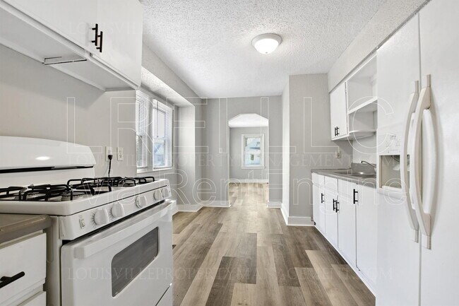 Building Photo - 4217 Grand Ave