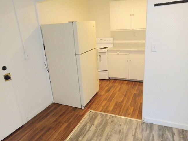 Building Photo - 260 W Antelope Dr