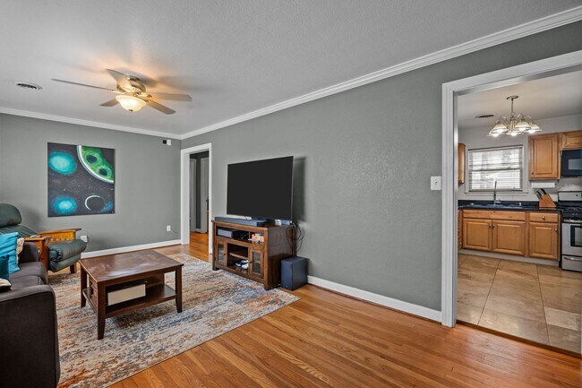 Building Photo - Quiet 3-Bedroom Home with Spacious Garage – Convenient Chesapeake Location