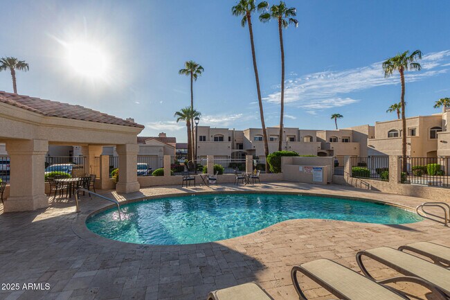 Building Photo - 1413 W Coral Reef Dr