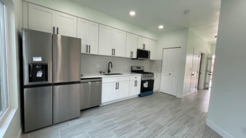 Primary Photo - 2577 Fairmount Ave