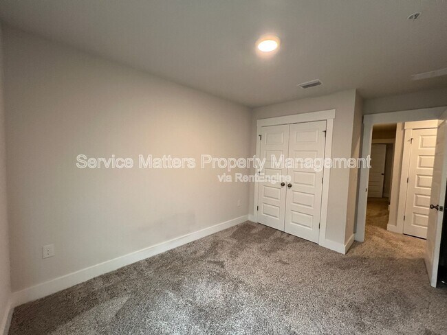 Building Photo - 1615 Iroquois Ct