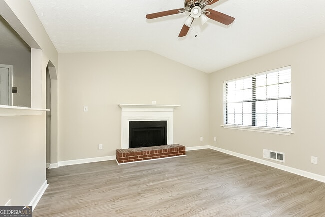 Building Photo - 1565 Island Way