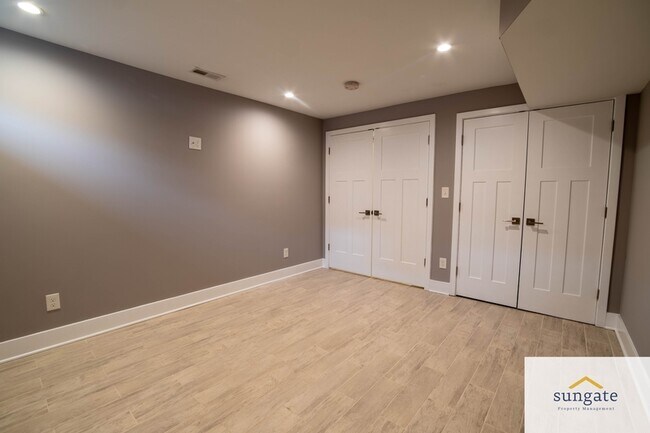 Building Photo - 1125 S Clinton St