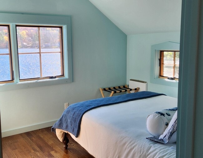 Building Photo - 44 W Shore Rd