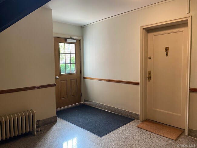 Building Photo - 330 S Broadway