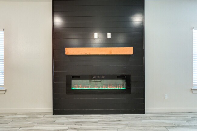 Building Photo - Brand new townhomes in Frenship East!