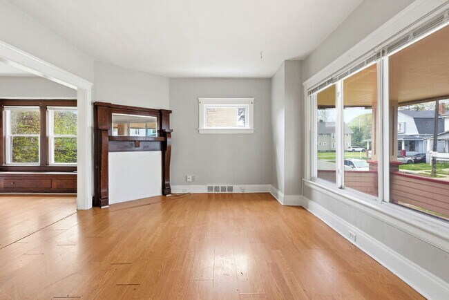 Building Photo - 479 E 126th St