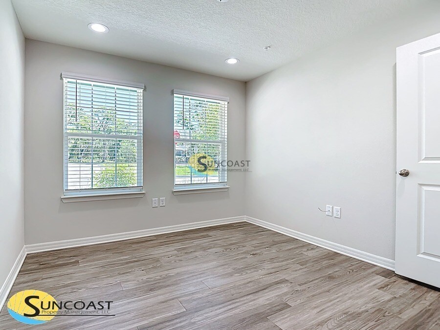 Building Photo - 3821 SW 43rd Ct