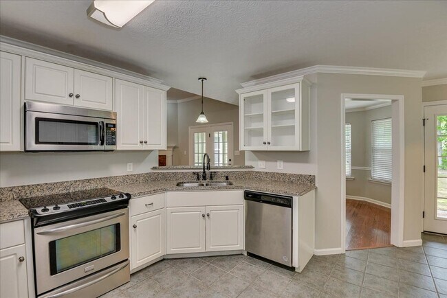 Building Photo - 1021 Mansford Ln