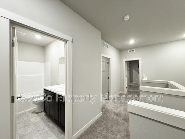 Building Photo - 7181 SE Benedict St