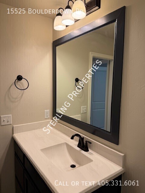 Building Photo - 15525 Boulderdown Dr