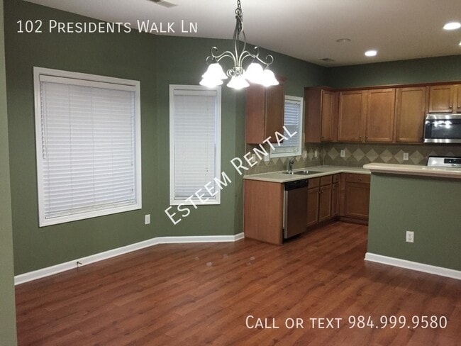Building Photo - 102 Presidents Walk Ln