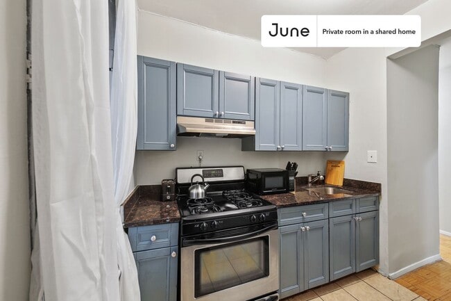 Building Photo - Room in Shared 3 bed/1 bath home