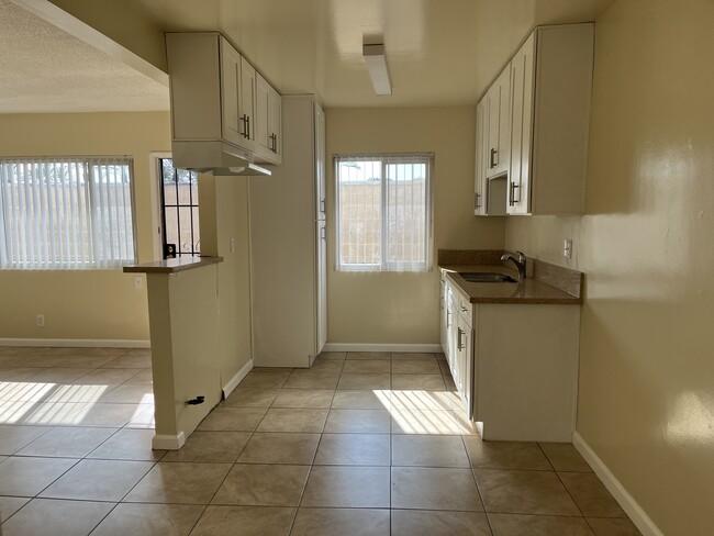 Kitchen - 6726 Keltonview