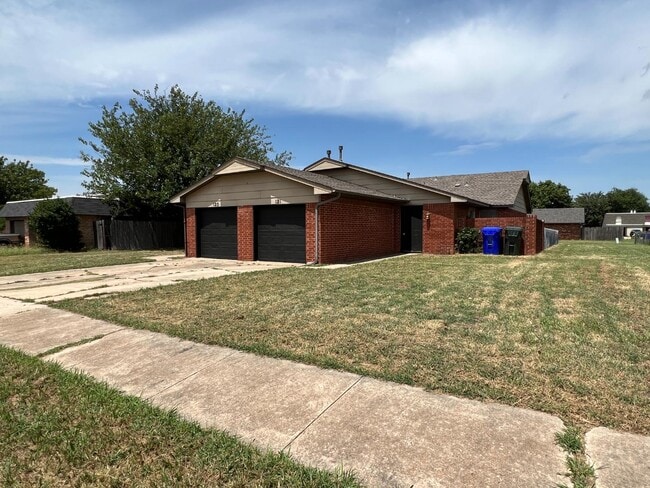 Building Photo - 121 Crawford Ct
