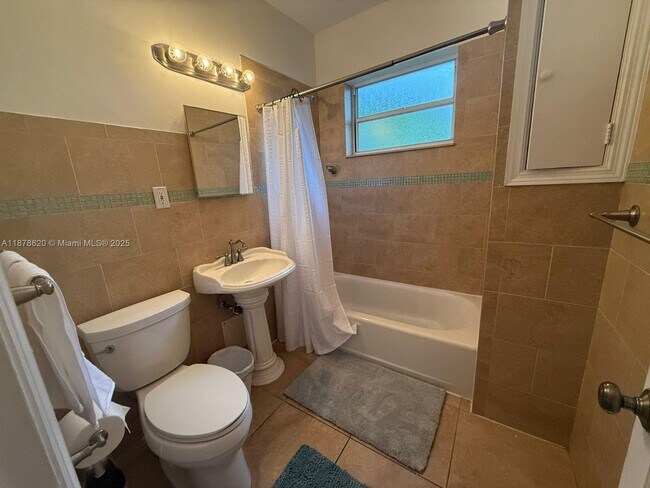 Building Photo - 1289 Marseille Dr