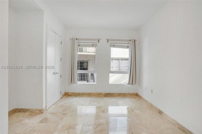 Building Photo - 206 Washington 12