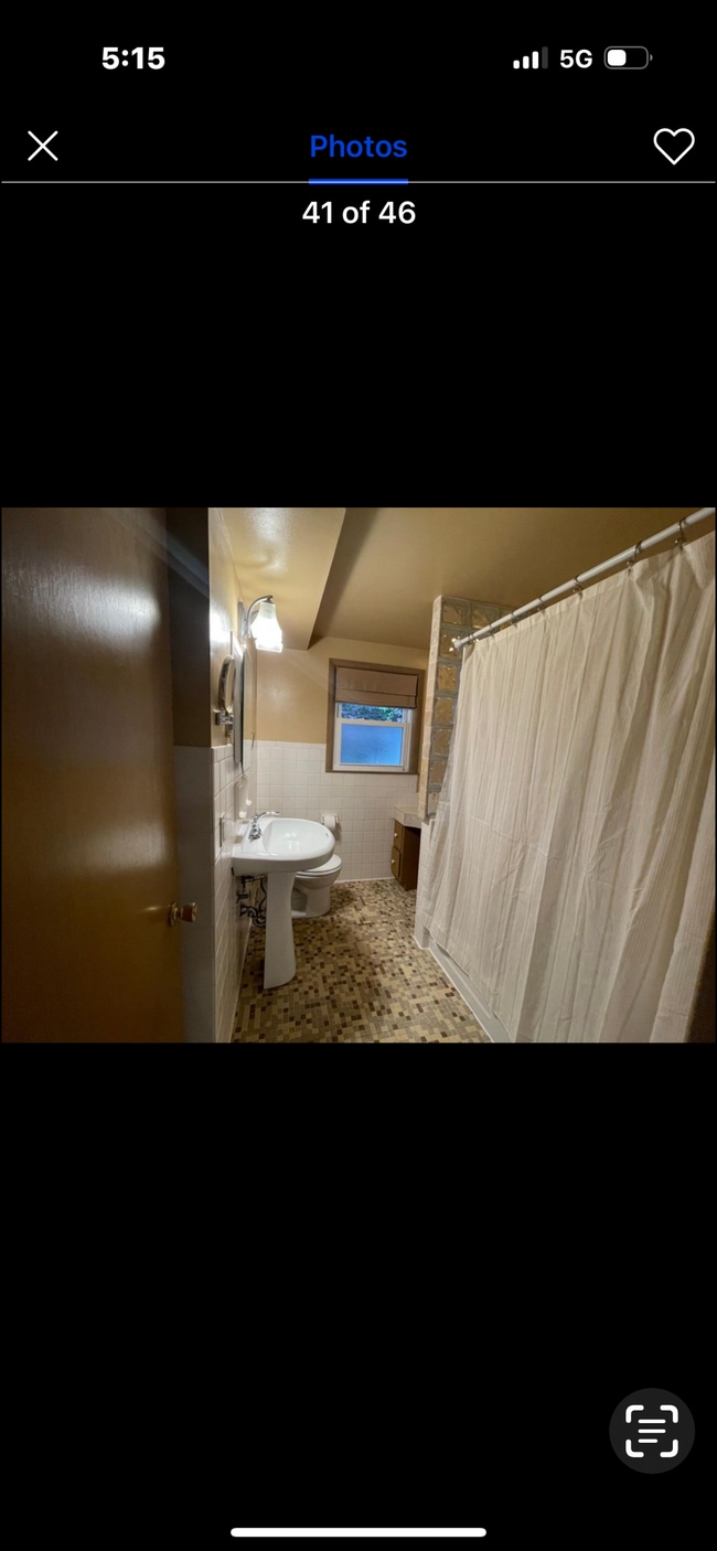 Building Photo - 5550 N Navajo Ave