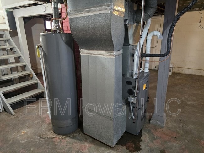 Building Photo - 511 Ricker St