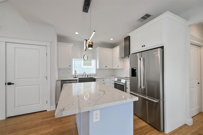 Building Photo - 1207 32nd St