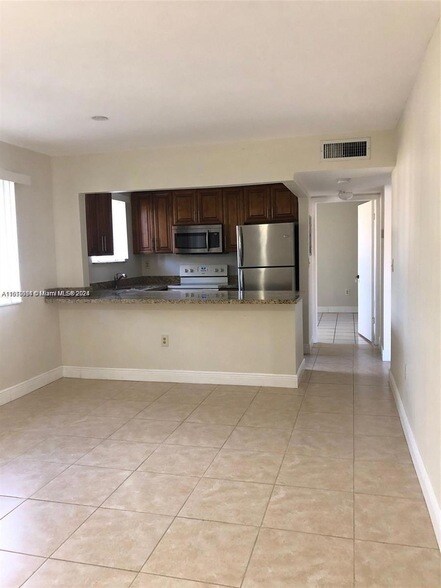Building Photo - 6203 SW 131st Ct
