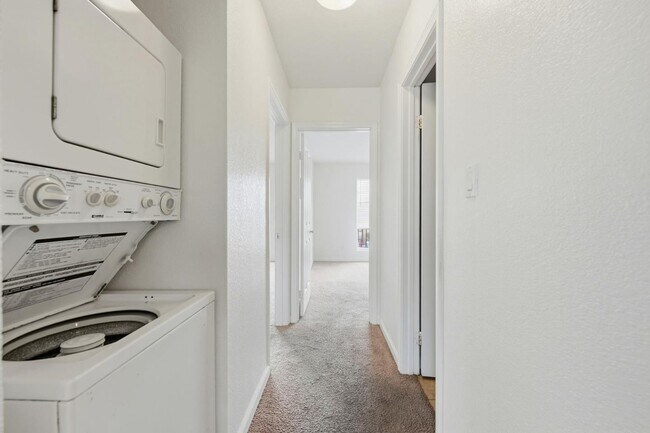 Building Photo - 6666 Beadnell Way