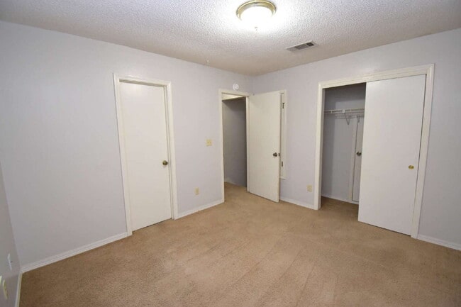 Building Photo - Charming West Pensacola Townhome – 2BR/2BA...