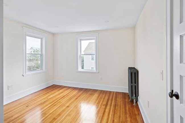 Building Photo - 57 Yale St