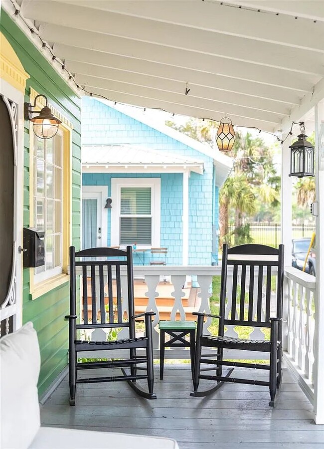 Building Photo - 76 Abbott St