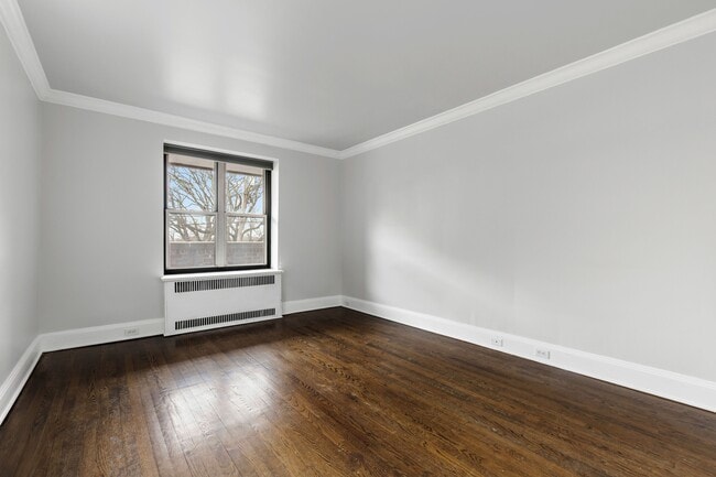 Building Photo - 25 W Elm St