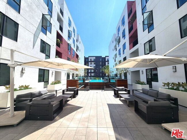 Building Photo - 1234 Wilshire Blvd